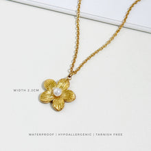 Fluer d’ Or Necklace Necklace