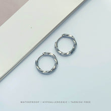 Twisted Huggie Earring Earrings